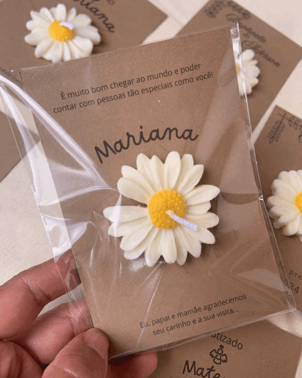 Vela margarida na tag kraft