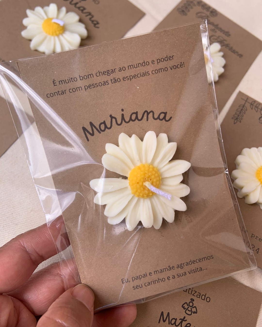 Vela margarida na tag kraft